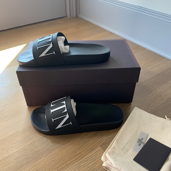 VALENTINO GARAVANI VLTN Logo-Embossed Slide UNISEX - Picture 5 of 15